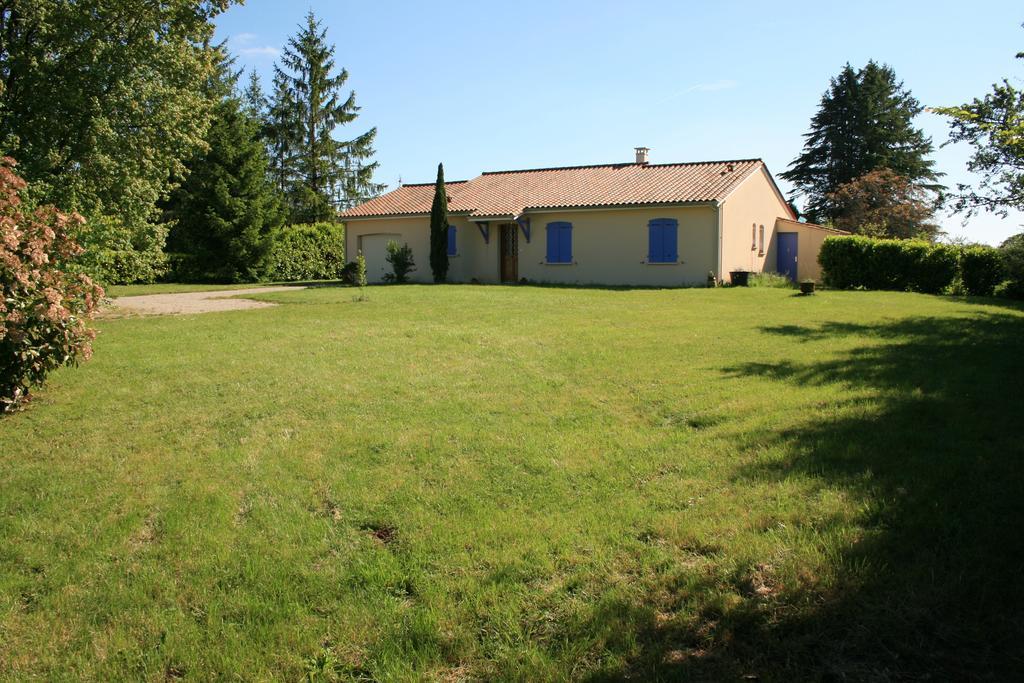 Le Camp De Ferie Villa Монпазие Стая снимка