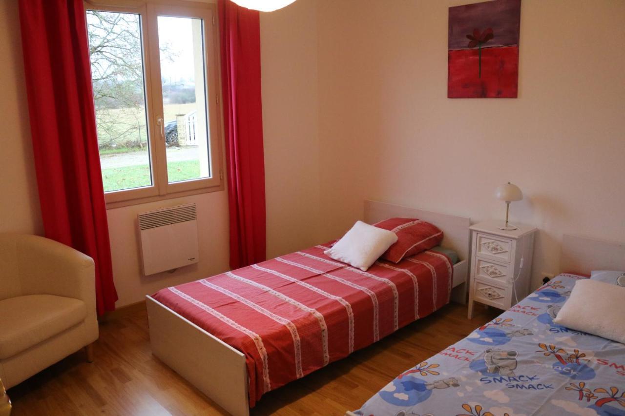 Le Camp De Ferie Villa Монпазие Екстериор снимка